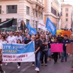 Manifestanti del corteo del Disability Pride Italia di Roma